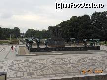 [P16] Oslo - Parcul sculpturilor Vigeland, fântâna şi parţial mozaicul care o înconjoară.  » foto by iulianic
 - 
<span class="allrVoted glyphicon glyphicon-heart hidden" id="av470118"></span>
<a class="m-l-10 hidden" id="sv470118" onclick="voting_Foto_DelVot(,470118,15474)" role="button">șterge vot <span class="glyphicon glyphicon-remove"></span></a>
<a id="v9470118" class=" c-red"  onclick="voting_Foto_SetVot(470118)" role="button"><span class="glyphicon glyphicon-heart-empty"></span> <b>LIKE</b> = Votează poza</a> <img class="hidden"  id="f470118W9" src="/imagini/loader.gif" border="0" /><span class="AjErrMes hidden" id="e470118ErM"></span>