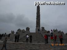 [P19] Oslo - Parcul sculpturilor Vigeland, Monolitul şi grupurile statuare din jur.  » foto by iulianic
 - 
<span class="allrVoted glyphicon glyphicon-heart hidden" id="av470125"></span>
<a class="m-l-10 hidden" id="sv470125" onclick="voting_Foto_DelVot(,470125,15474)" role="button">șterge vot <span class="glyphicon glyphicon-remove"></span></a>
<a id="v9470125" class=" c-red"  onclick="voting_Foto_SetVot(470125)" role="button"><span class="glyphicon glyphicon-heart-empty"></span> <b>LIKE</b> = Votează poza</a> <img class="hidden"  id="f470125W9" src="/imagini/loader.gif" border="0" /><span class="AjErrMes hidden" id="e470125ErM"></span>
