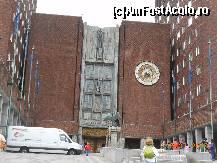 [P05] Oslo - Primăria oraşului, intrarea principală.  » foto by iulianic
 - 
<span class="allrVoted glyphicon glyphicon-heart hidden" id="av470099"></span>
<a class="m-l-10 hidden" id="sv470099" onclick="voting_Foto_DelVot(,470099,15474)" role="button">șterge vot <span class="glyphicon glyphicon-remove"></span></a>
<a id="v9470099" class=" c-red"  onclick="voting_Foto_SetVot(470099)" role="button"><span class="glyphicon glyphicon-heart-empty"></span> <b>LIKE</b> = Votează poza</a> <img class="hidden"  id="f470099W9" src="/imagini/loader.gif" border="0" /><span class="AjErrMes hidden" id="e470099ErM"></span>