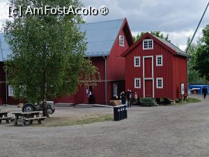 [P49] Oslo, Norsk Folkemuseum, Zona Trondelag, Gospodăria de la Elnan Vestre, 1899 - 1960 (în stânga) și Magazie din Koa (în dreapta) » foto by mprofeanu
 - 
<span class="allrVoted glyphicon glyphicon-heart hidden" id="av1517158"></span>
<a class="m-l-10 hidden" id="sv1517158" onclick="voting_Foto_DelVot(,1517158,15474)" role="button">șterge vot <span class="glyphicon glyphicon-remove"></span></a>
<a id="v91517158" class=" c-red"  onclick="voting_Foto_SetVot(1517158)" role="button"><span class="glyphicon glyphicon-heart-empty"></span> <b>LIKE</b> = Votează poza</a> <img class="hidden"  id="f1517158W9" src="/imagini/loader.gif" border="0" /><span class="AjErrMes hidden" id="e1517158ErM"></span>
