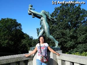 [P05] Statui asezate pe podul din Parcul Vigeland » foto by ileanaxperta*
 - 
<span class="allrVoted glyphicon glyphicon-heart hidden" id="av595338"></span>
<a class="m-l-10 hidden" id="sv595338" onclick="voting_Foto_DelVot(,595338,15474)" role="button">șterge vot <span class="glyphicon glyphicon-remove"></span></a>
<a id="v9595338" class=" c-red"  onclick="voting_Foto_SetVot(595338)" role="button"><span class="glyphicon glyphicon-heart-empty"></span> <b>LIKE</b> = Votează poza</a> <img class="hidden"  id="f595338W9" src="/imagini/loader.gif" border="0" /><span class="AjErrMes hidden" id="e595338ErM"></span>