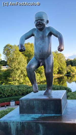 [P19] Iconicul baietel Sinnataggen (The Angry Boy), despre care se spune ca daca ii atingi mana, ti se implinesc dorintele. Eu nu l-am atins, din motive igienice, dar nici nu inteleg cum mi-ar putea aduce noroc un copil furios. » foto by geani anto
 - 
<span class="allrVoted glyphicon glyphicon-heart hidden" id="av1346243"></span>
<a class="m-l-10 hidden" id="sv1346243" onclick="voting_Foto_DelVot(,1346243,15474)" role="button">șterge vot <span class="glyphicon glyphicon-remove"></span></a>
<a id="v91346243" class=" c-red"  onclick="voting_Foto_SetVot(1346243)" role="button"><span class="glyphicon glyphicon-heart-empty"></span> <b>LIKE</b> = Votează poza</a> <img class="hidden"  id="f1346243W9" src="/imagini/loader.gif" border="0" /><span class="AjErrMes hidden" id="e1346243ErM"></span>
