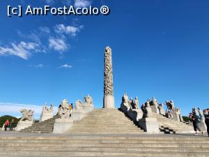 [P04] Cel mai inalt punct al parcului, unde se afla platoul <strong>Monolith</strong>, alcatuit dintr-un obelisc inconjurat de o platforma cu trepte, pe care sunt alte 36 statui din granit. » foto by geani anto
 - 
<span class="allrVoted glyphicon glyphicon-heart hidden" id="av1346228"></span>
<a class="m-l-10 hidden" id="sv1346228" onclick="voting_Foto_DelVot(,1346228,15474)" role="button">șterge vot <span class="glyphicon glyphicon-remove"></span></a>
<a id="v91346228" class=" c-red"  onclick="voting_Foto_SetVot(1346228)" role="button"><span class="glyphicon glyphicon-heart-empty"></span> <b>LIKE</b> = Votează poza</a> <img class="hidden"  id="f1346228W9" src="/imagini/loader.gif" border="0" /><span class="AjErrMes hidden" id="e1346228ErM"></span>