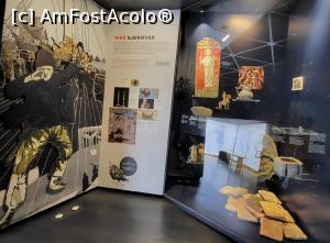 [P12] Expozitia<strong> „La mare!”</strong> prezinta viata marinarilor expusa pe 12 panouri cu scurte naratiuni si obiecte, incepand cu anul 1066 pana in 1977. Povestile incep cu cea a unui viking plictisit, terminand cu cea a unui chelner entuziast pe o nava de croaziera. Desi situatiile sunt fictive, ele se bazeaza pe cercetare si ar putea fi reale. » foto by geani anto
 - 
<span class="allrVoted glyphicon glyphicon-heart hidden" id="av1349298"></span>
<a class="m-l-10 hidden" id="sv1349298" onclick="voting_Foto_DelVot(,1349298,15474)" role="button">șterge vot <span class="glyphicon glyphicon-remove"></span></a>
<a id="v91349298" class=" c-red"  onclick="voting_Foto_SetVot(1349298)" role="button"><span class="glyphicon glyphicon-heart-empty"></span> <b>LIKE</b> = Votează poza</a> <img class="hidden"  id="f1349298W9" src="/imagini/loader.gif" border="0" /><span class="AjErrMes hidden" id="e1349298ErM"></span>