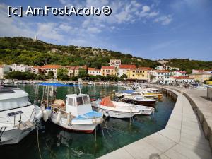 [P21] Portul din Baška » foto by crismis
 - 
<span class="allrVoted glyphicon glyphicon-heart hidden" id="av1334453"></span>
<a class="m-l-10 hidden" id="sv1334453" onclick="voting_Foto_DelVot(,1334453,15475)" role="button">șterge vot <span class="glyphicon glyphicon-remove"></span></a>
<a id="v91334453" class=" c-red"  onclick="voting_Foto_SetVot(1334453)" role="button"><span class="glyphicon glyphicon-heart-empty"></span> <b>LIKE</b> = Votează poza</a> <img class="hidden"  id="f1334453W9" src="/imagini/loader.gif" border="0" /><span class="AjErrMes hidden" id="e1334453ErM"></span>