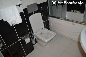 [P17] Camera 203 - baia. Au folosit ceramica de calitate.  » foto by TraianS
 - 
<span class="allrVoted glyphicon glyphicon-heart hidden" id="av470219"></span>
<a class="m-l-10 hidden" id="sv470219" onclick="voting_Foto_DelVot(,470219,15476)" role="button">șterge vot <span class="glyphicon glyphicon-remove"></span></a>
<a id="v9470219" class=" c-red"  onclick="voting_Foto_SetVot(470219)" role="button"><span class="glyphicon glyphicon-heart-empty"></span> <b>LIKE</b> = Votează poza</a> <img class="hidden"  id="f470219W9" src="/imagini/loader.gif" border="0" /><span class="AjErrMes hidden" id="e470219ErM"></span>