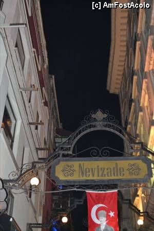 [P19] Strada Nevizade - o strada renumita pentru restaraurantele de peste.  » foto by TraianS
 - 
<span class="allrVoted glyphicon glyphicon-heart hidden" id="av470221"></span>
<a class="m-l-10 hidden" id="sv470221" onclick="voting_Foto_DelVot(,470221,15476)" role="button">șterge vot <span class="glyphicon glyphicon-remove"></span></a>
<a id="v9470221" class=" c-red"  onclick="voting_Foto_SetVot(470221)" role="button"><span class="glyphicon glyphicon-heart-empty"></span> <b>LIKE</b> = Votează poza</a> <img class="hidden"  id="f470221W9" src="/imagini/loader.gif" border="0" /><span class="AjErrMes hidden" id="e470221ErM"></span>