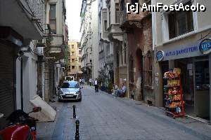 [P04] Strada pe care e hotelul. Exista un market, chiar langa hotel. Daca mergeti inainte si apoi la stanga, ajungeti pe strada cu restaurante - NEvizade Caddesi.  » foto by TraianS
 - 
<span class="allrVoted glyphicon glyphicon-heart hidden" id="av470206"></span>
<a class="m-l-10 hidden" id="sv470206" onclick="voting_Foto_DelVot(,470206,15476)" role="button">șterge vot <span class="glyphicon glyphicon-remove"></span></a>
<a id="v9470206" class=" c-red"  onclick="voting_Foto_SetVot(470206)" role="button"><span class="glyphicon glyphicon-heart-empty"></span> <b>LIKE</b> = Votează poza</a> <img class="hidden"  id="f470206W9" src="/imagini/loader.gif" border="0" /><span class="AjErrMes hidden" id="e470206ErM"></span>