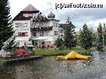 [P07] Curtea hotelului Schloss Seewirt » foto by claudiu 71
 - 
<span class="allrVoted glyphicon glyphicon-heart hidden" id="av471195"></span>
<a class="m-l-10 hidden" id="sv471195" onclick="voting_Foto_DelVot(,471195,15504)" role="button">șterge vot <span class="glyphicon glyphicon-remove"></span></a>
<a id="v9471195" class=" c-red"  onclick="voting_Foto_SetVot(471195)" role="button"><span class="glyphicon glyphicon-heart-empty"></span> <b>LIKE</b> = Votează poza</a> <img class="hidden"  id="f471195W9" src="/imagini/loader.gif" border="0" /><span class="AjErrMes hidden" id="e471195ErM"></span>