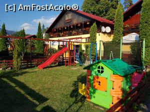 [P04] Locul de joacă din curtea pensiunii. » foto by Floryn81
 - 
<span class="allrVoted glyphicon glyphicon-heart hidden" id="av1193815"></span>
<a class="m-l-10 hidden" id="sv1193815" onclick="voting_Foto_DelVot(,1193815,15604)" role="button">șterge vot <span class="glyphicon glyphicon-remove"></span></a>
<a id="v91193815" class=" c-red"  onclick="voting_Foto_SetVot(1193815)" role="button"><span class="glyphicon glyphicon-heart-empty"></span> <b>LIKE</b> = Votează poza</a> <img class="hidden"  id="f1193815W9" src="/imagini/loader.gif" border="0" /><span class="AjErrMes hidden" id="e1193815ErM"></span>