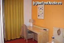 [P04] Amaryllis Hotel Nisa - masuta cu scaun si draperia de la geam » foto by cdiana
 - 
<span class="allrVoted glyphicon glyphicon-heart hidden" id="av478464"></span>
<a class="m-l-10 hidden" id="sv478464" onclick="voting_Foto_DelVot(,478464,15638)" role="button">șterge vot <span class="glyphicon glyphicon-remove"></span></a>
<a id="v9478464" class=" c-red"  onclick="voting_Foto_SetVot(478464)" role="button"><span class="glyphicon glyphicon-heart-empty"></span> <b>LIKE</b> = Votează poza</a> <img class="hidden"  id="f478464W9" src="/imagini/loader.gif" border="0" /><span class="AjErrMes hidden" id="e478464ErM"></span>
