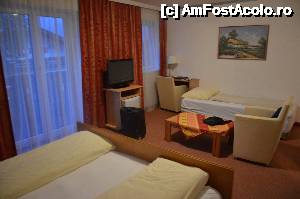 [P08] Igls, Austria. Hotel Sonnenhof Bed & Breakfast. Camera triplă.  » foto by unq
 - 
<span class="allrVoted glyphicon glyphicon-heart hidden" id="av479145"></span>
<a class="m-l-10 hidden" id="sv479145" onclick="voting_Foto_DelVot(,479145,15649)" role="button">șterge vot <span class="glyphicon glyphicon-remove"></span></a>
<a id="v9479145" class=" c-red"  onclick="voting_Foto_SetVot(479145)" role="button"><span class="glyphicon glyphicon-heart-empty"></span> <b>LIKE</b> = Votează poza</a> <img class="hidden"  id="f479145W9" src="/imagini/loader.gif" border="0" /><span class="AjErrMes hidden" id="e479145ErM"></span>