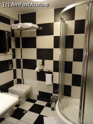 [P16] Baie - Hotel Anna Junior, Târgu Jiu.  » foto by tata123 🔱
 - 
<span class="allrVoted glyphicon glyphicon-heart hidden" id="av891022"></span>
<a class="m-l-10 hidden" id="sv891022" onclick="voting_Foto_DelVot(,891022,15650)" role="button">șterge vot <span class="glyphicon glyphicon-remove"></span></a>
<a id="v9891022" class=" c-red"  onclick="voting_Foto_SetVot(891022)" role="button"><span class="glyphicon glyphicon-heart-empty"></span> <b>LIKE</b> = Votează poza</a> <img class="hidden"  id="f891022W9" src="/imagini/loader.gif" border="0" /><span class="AjErrMes hidden" id="e891022ErM"></span>