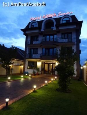 [P20] Hotelul pe înserat - Hotel Anna Junior, Târgu Jiu.  » foto by tata123 🔱
 - 
<span class="allrVoted glyphicon glyphicon-heart hidden" id="av891026"></span>
<a class="m-l-10 hidden" id="sv891026" onclick="voting_Foto_DelVot(,891026,15650)" role="button">șterge vot <span class="glyphicon glyphicon-remove"></span></a>
<a id="v9891026" class=" c-red"  onclick="voting_Foto_SetVot(891026)" role="button"><span class="glyphicon glyphicon-heart-empty"></span> <b>LIKE</b> = Votează poza</a> <img class="hidden"  id="f891026W9" src="/imagini/loader.gif" border="0" /><span class="AjErrMes hidden" id="e891026ErM"></span>