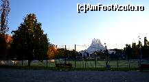 [P12] Terenul de fotbal din parcul aflat vis a vis de hotel » foto by MCM
 - 
<span class="allrVoted glyphicon glyphicon-heart hidden" id="av479398"></span>
<a class="m-l-10 hidden" id="sv479398" onclick="voting_Foto_DelVot(,479398,15656)" role="button">șterge vot <span class="glyphicon glyphicon-remove"></span></a>
<a id="v9479398" class=" c-red"  onclick="voting_Foto_SetVot(479398)" role="button"><span class="glyphicon glyphicon-heart-empty"></span> <b>LIKE</b> = Votează poza</a> <img class="hidden"  id="f479398W9" src="/imagini/loader.gif" border="0" /><span class="AjErrMes hidden" id="e479398ErM"></span>