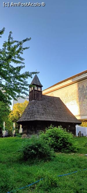 [P21] Imagine din expoziție - biserica de lemn din curtea Muzeului. » foto by tata123 🔱
 - 
<span class="allrVoted glyphicon glyphicon-heart hidden" id="av1502418"></span>
<a class="m-l-10 hidden" id="sv1502418" onclick="voting_Foto_DelVot(,1502418,15672)" role="button">șterge vot <span class="glyphicon glyphicon-remove"></span></a>
<a id="v91502418" class=" c-red"  onclick="voting_Foto_SetVot(1502418)" role="button"><span class="glyphicon glyphicon-heart-empty"></span> <b>LIKE</b> = Votează poza</a> <img class="hidden"  id="f1502418W9" src="/imagini/loader.gif" border="0" /><span class="AjErrMes hidden" id="e1502418ErM"></span>