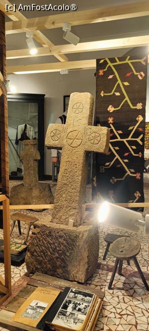 [P09] Imagine din expoziție - cruce de răspântie. » foto by tata123 🔱
 - 
<span class="allrVoted glyphicon glyphicon-heart hidden" id="av1502406"></span>
<a class="m-l-10 hidden" id="sv1502406" onclick="voting_Foto_DelVot(,1502406,15672)" role="button">șterge vot <span class="glyphicon glyphicon-remove"></span></a>
<a id="v91502406" class=" c-red"  onclick="voting_Foto_SetVot(1502406)" role="button"><span class="glyphicon glyphicon-heart-empty"></span> <b>LIKE</b> = Votează poza</a> <img class="hidden"  id="f1502406W9" src="/imagini/loader.gif" border="0" /><span class="AjErrMes hidden" id="e1502406ErM"></span>