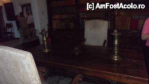 [P16] masa din stejar masiv cu sfesnice de argint si scaune inalte stil » foto by amero
 - 
<span class="allrVoted glyphicon glyphicon-heart hidden" id="av420947"></span>
<a class="m-l-10 hidden" id="sv420947" onclick="voting_Foto_DelVot(,420947,15684)" role="button">șterge vot <span class="glyphicon glyphicon-remove"></span></a>
<a id="v9420947" class=" c-red"  onclick="voting_Foto_SetVot(420947)" role="button"><span class="glyphicon glyphicon-heart-empty"></span> <b>LIKE</b> = Votează poza</a> <img class="hidden"  id="f420947W9" src="/imagini/loader.gif" border="0" /><span class="AjErrMes hidden" id="e420947ErM"></span>