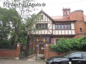 [P02] Clădirea stil Tudor văzută de pe stradă » foto by Michi
 - 
<span class="allrVoted glyphicon glyphicon-heart hidden" id="av1369757"></span>
<a class="m-l-10 hidden" id="sv1369757" onclick="voting_Foto_DelVot(,1369757,15684)" role="button">șterge vot <span class="glyphicon glyphicon-remove"></span></a>
<a id="v91369757" class=" c-red"  onclick="voting_Foto_SetVot(1369757)" role="button"><span class="glyphicon glyphicon-heart-empty"></span> <b>LIKE</b> = Votează poza</a> <img class="hidden"  id="f1369757W9" src="/imagini/loader.gif" border="0" /><span class="AjErrMes hidden" id="e1369757ErM"></span>