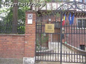 [P03] Intrarea la muzeul de Artă Veche Apuseană D. Furnică Minovici » foto by Michi
 - 
<span class="allrVoted glyphicon glyphicon-heart hidden" id="av1369758"></span>
<a class="m-l-10 hidden" id="sv1369758" onclick="voting_Foto_DelVot(,1369758,15684)" role="button">șterge vot <span class="glyphicon glyphicon-remove"></span></a>
<a id="v91369758" class=" c-red"  onclick="voting_Foto_SetVot(1369758)" role="button"><span class="glyphicon glyphicon-heart-empty"></span> <b>LIKE</b> = Votează poza</a> <img class="hidden"  id="f1369758W9" src="/imagini/loader.gif" border="0" /><span class="AjErrMes hidden" id="e1369758ErM"></span>