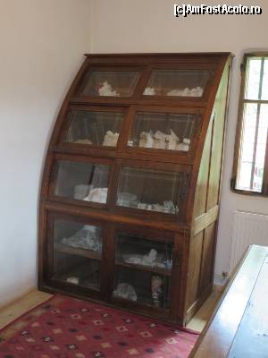 [P10] Etaj - Cancelaria cămărășiei - vitrine cu mostre din cristale de sare.  » foto by tata123 🔱
 - 
<span class="allrVoted glyphicon glyphicon-heart hidden" id="av622993"></span>
<a class="m-l-10 hidden" id="sv622993" onclick="voting_Foto_DelVot(,622993,15703)" role="button">șterge vot <span class="glyphicon glyphicon-remove"></span></a>
<a id="v9622993" class=" c-red"  onclick="voting_Foto_SetVot(622993)" role="button"><span class="glyphicon glyphicon-heart-empty"></span> <b>LIKE</b> = Votează poza</a> <img class="hidden"  id="f622993W9" src="/imagini/loader.gif" border="0" /><span class="AjErrMes hidden" id="e622993ErM"></span>