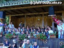[P11] Corul satului Sambata de Jos » foto by Lumis66
 - 
<span class="allrVoted glyphicon glyphicon-heart hidden" id="av245631"></span>
<a class="m-l-10 hidden" id="sv245631" onclick="voting_Foto_DelVot(,245631,15708)" role="button">șterge vot <span class="glyphicon glyphicon-remove"></span></a>
<a id="v9245631" class=" c-red"  onclick="voting_Foto_SetVot(245631)" role="button"><span class="glyphicon glyphicon-heart-empty"></span> <b>LIKE</b> = Votează poza</a> <img class="hidden"  id="f245631W9" src="/imagini/loader.gif" border="0" /><span class="AjErrMes hidden" id="e245631ErM"></span>