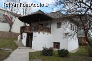 [P11] Casa Memorială Anton Pann » foto by Dragoș_MD
 - 
<span class="allrVoted glyphicon glyphicon-heart hidden" id="av946562"></span>
<a class="m-l-10 hidden" id="sv946562" onclick="voting_Foto_DelVot(,946562,15713)" role="button">șterge vot <span class="glyphicon glyphicon-remove"></span></a>
<a id="v9946562" class=" c-red"  onclick="voting_Foto_SetVot(946562)" role="button"><span class="glyphicon glyphicon-heart-empty"></span> <b>LIKE</b> = Votează poza</a> <img class="hidden"  id="f946562W9" src="/imagini/loader.gif" border="0" /><span class="AjErrMes hidden" id="e946562ErM"></span>