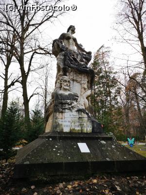 [P57] Parcul Zăvoi; monumentul dedicat domnitorului Barbu Știrbei » foto by crismis
 - 
<span class="allrVoted glyphicon glyphicon-heart hidden" id="av1277524"></span>
<a class="m-l-10 hidden" id="sv1277524" onclick="voting_Foto_DelVot(,1277524,15713)" role="button">șterge vot <span class="glyphicon glyphicon-remove"></span></a>
<a id="v91277524" class=" c-red"  onclick="voting_Foto_SetVot(1277524)" role="button"><span class="glyphicon glyphicon-heart-empty"></span> <b>LIKE</b> = Votează poza</a> <img class="hidden"  id="f1277524W9" src="/imagini/loader.gif" border="0" /><span class="AjErrMes hidden" id="e1277524ErM"></span>
