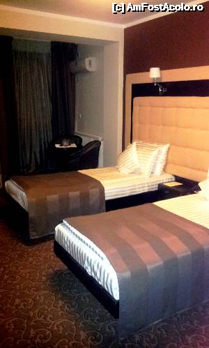 [P02] Camera 4* cu paturi twin la hotel Ozana » foto by mirmicu
 - 
<span class="allrVoted glyphicon glyphicon-heart hidden" id="av482902"></span>
<a class="m-l-10 hidden" id="sv482902" onclick="voting_Foto_DelVot(,482902,15740)" role="button">șterge vot <span class="glyphicon glyphicon-remove"></span></a>
<a id="v9482902" class=" c-red"  onclick="voting_Foto_SetVot(482902)" role="button"><span class="glyphicon glyphicon-heart-empty"></span> <b>LIKE</b> = Votează poza</a> <img class="hidden"  id="f482902W9" src="/imagini/loader.gif" border="0" /><span class="AjErrMes hidden" id="e482902ErM"></span>