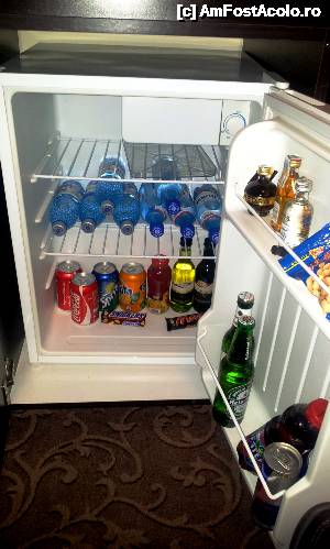 [P04] Minibar in camera 4* la hotel Ozana » foto by mirmicu
 - 
<span class="allrVoted glyphicon glyphicon-heart hidden" id="av482904"></span>
<a class="m-l-10 hidden" id="sv482904" onclick="voting_Foto_DelVot(,482904,15740)" role="button">șterge vot <span class="glyphicon glyphicon-remove"></span></a>
<a id="v9482904" class=" c-red"  onclick="voting_Foto_SetVot(482904)" role="button"><span class="glyphicon glyphicon-heart-empty"></span> <b>LIKE</b> = Votează poza</a> <img class="hidden"  id="f482904W9" src="/imagini/loader.gif" border="0" /><span class="AjErrMes hidden" id="e482904ErM"></span>