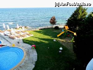 [P13] Locul de joacă şi piscina copiilor văzute din balcon.  » foto by ariciu*
 - 
<span class="allrVoted glyphicon glyphicon-heart hidden" id="av483005"></span>
<a class="m-l-10 hidden" id="sv483005" onclick="voting_Foto_DelVot(,483005,15742)" role="button">șterge vot <span class="glyphicon glyphicon-remove"></span></a>
<a id="v9483005" class=" c-red"  onclick="voting_Foto_SetVot(483005)" role="button"><span class="glyphicon glyphicon-heart-empty"></span> <b>LIKE</b> = Votează poza</a> <img class="hidden"  id="f483005W9" src="/imagini/loader.gif" border="0" /><span class="AjErrMes hidden" id="e483005ErM"></span>