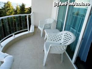 [P14] Balconul camerei. Nu apare în poză, dar există şi uscător de rufe.  » foto by ariciu*
 - 
<span class="allrVoted glyphicon glyphicon-heart hidden" id="av483006"></span>
<a class="m-l-10 hidden" id="sv483006" onclick="voting_Foto_DelVot(,483006,15742)" role="button">șterge vot <span class="glyphicon glyphicon-remove"></span></a>
<a id="v9483006" class=" c-red"  onclick="voting_Foto_SetVot(483006)" role="button"><span class="glyphicon glyphicon-heart-empty"></span> <b>LIKE</b> = Votează poza</a> <img class="hidden"  id="f483006W9" src="/imagini/loader.gif" border="0" /><span class="AjErrMes hidden" id="e483006ErM"></span>