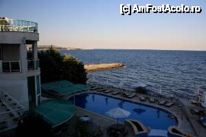 [P03] Vedere din cameră cu piscina.  » foto by ariciu*
 - 
<span class="allrVoted glyphicon glyphicon-heart hidden" id="av482995"></span>
<a class="m-l-10 hidden" id="sv482995" onclick="voting_Foto_DelVot(,482995,15742)" role="button">șterge vot <span class="glyphicon glyphicon-remove"></span></a>
<a id="v9482995" class=" c-red"  onclick="voting_Foto_SetVot(482995)" role="button"><span class="glyphicon glyphicon-heart-empty"></span> <b>LIKE</b> = Votează poza</a> <img class="hidden"  id="f482995W9" src="/imagini/loader.gif" border="0" /><span class="AjErrMes hidden" id="e482995ErM"></span>
