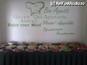 [P30] Aceeaşi masă cu micul dejun de data asta încadrată profi... da' degeaba...  » foto by ariciu*
 - 
<span class="allrVoted glyphicon glyphicon-heart hidden" id="av483022"></span>
<a class="m-l-10 hidden" id="sv483022" onclick="voting_Foto_DelVot(,483022,15742)" role="button">șterge vot <span class="glyphicon glyphicon-remove"></span></a>
<a id="v9483022" class=" c-red"  onclick="voting_Foto_SetVot(483022)" role="button"><span class="glyphicon glyphicon-heart-empty"></span> <b>LIKE</b> = Votează poza</a> <img class="hidden"  id="f483022W9" src="/imagini/loader.gif" border="0" /><span class="AjErrMes hidden" id="e483022ErM"></span>