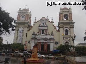 [P14] catedrala din San Pedro Sula - fotografiata in drum spre aeroport la plecare » foto by Pami*
 - 
<span class="allrVoted glyphicon glyphicon-heart hidden" id="av487400"></span>
<a class="m-l-10 hidden" id="sv487400" onclick="voting_Foto_DelVot(,487400,15815)" role="button">șterge vot <span class="glyphicon glyphicon-remove"></span></a>
<a id="v9487400" class=" c-red"  onclick="voting_Foto_SetVot(487400)" role="button"><span class="glyphicon glyphicon-heart-empty"></span> <b>LIKE</b> = Votează poza</a> <img class="hidden"  id="f487400W9" src="/imagini/loader.gif" border="0" /><span class="AjErrMes hidden" id="e487400ErM"></span>