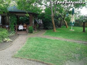 [P07] Locuri de servit masa in gradina de vara » foto by spiros
 - 
<span class="allrVoted glyphicon glyphicon-heart hidden" id="av631023"></span>
<a class="m-l-10 hidden" id="sv631023" onclick="voting_Foto_DelVot(,631023,15818)" role="button">șterge vot <span class="glyphicon glyphicon-remove"></span></a>
<a id="v9631023" class=" c-red"  onclick="voting_Foto_SetVot(631023)" role="button"><span class="glyphicon glyphicon-heart-empty"></span> <b>LIKE</b> = Votează poza</a> <img class="hidden"  id="f631023W9" src="/imagini/loader.gif" border="0" /><span class="AjErrMes hidden" id="e631023ErM"></span>