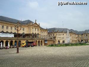 [P03] Place de la Comedie, este locul unde orasul canta prima uvertura... sub piata e parcarea subterana, pe care nu o gaseam, intrarea e spre latura nordica.  » foto by mireille
 - 
<span class="allrVoted glyphicon glyphicon-heart hidden" id="av668365"></span>
<a class="m-l-10 hidden" id="sv668365" onclick="voting_Foto_DelVot(,668365,15835)" role="button">șterge vot <span class="glyphicon glyphicon-remove"></span></a>
<a id="v9668365" class=" c-red"  onclick="voting_Foto_SetVot(668365)" role="button"><span class="glyphicon glyphicon-heart-empty"></span> <b>LIKE</b> = Votează poza</a> <img class="hidden"  id="f668365W9" src="/imagini/loader.gif" border="0" /><span class="AjErrMes hidden" id="e668365ErM"></span>