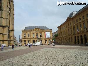 [P09] Metz -Place d'Armes... cladirile sunt imbracate in piatra galbena de Jaumont sau piatra soarelui... pe fundal e Corps de Gardes, unde e azi oficiul de turism » foto by mireille
 - 
<span class="allrVoted glyphicon glyphicon-heart hidden" id="av668371"></span>
<a class="m-l-10 hidden" id="sv668371" onclick="voting_Foto_DelVot(,668371,15835)" role="button">șterge vot <span class="glyphicon glyphicon-remove"></span></a>
<a id="v9668371" class=" c-red"  onclick="voting_Foto_SetVot(668371)" role="button"><span class="glyphicon glyphicon-heart-empty"></span> <b>LIKE</b> = Votează poza</a> <img class="hidden"  id="f668371W9" src="/imagini/loader.gif" border="0" /><span class="AjErrMes hidden" id="e668371ErM"></span>