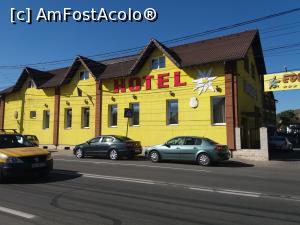 [P01] Hotelul vazut de pe partea cealalta a strazii.  » foto by vulpe mihaela
 - 
<span class="allrVoted glyphicon glyphicon-heart hidden" id="av1020828"></span>
<a class="m-l-10 hidden" id="sv1020828" onclick="voting_Foto_DelVot(,1020828,15886)" role="button">șterge vot <span class="glyphicon glyphicon-remove"></span></a>
<a id="v91020828" class=" c-red"  onclick="voting_Foto_SetVot(1020828)" role="button"><span class="glyphicon glyphicon-heart-empty"></span> <b>LIKE</b> = Votează poza</a> <img class="hidden"  id="f1020828W9" src="/imagini/loader.gif" border="0" /><span class="AjErrMes hidden" id="e1020828ErM"></span>
