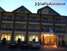 [P27] Hotelul, în faptul serii...  » foto by Neptunus
 - 
<span class="allrVoted glyphicon glyphicon-heart hidden" id="av489134"></span>
<a class="m-l-10 hidden" id="sv489134" onclick="voting_Foto_DelVot(,489134,15886)" role="button">șterge vot <span class="glyphicon glyphicon-remove"></span></a>
<a id="v9489134" class=" c-red"  onclick="voting_Foto_SetVot(489134)" role="button"><span class="glyphicon glyphicon-heart-empty"></span> <b>LIKE</b> = Votează poza</a> <img class="hidden"  id="f489134W9" src="/imagini/loader.gif" border="0" /><span class="AjErrMes hidden" id="e489134ErM"></span>