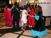 [P06] Dansul costumelor de carnaval » foto by Claudiu U.
 - 
<span class="allrVoted glyphicon glyphicon-heart hidden" id="av499765"></span>
<a class="m-l-10 hidden" id="sv499765" onclick="voting_Foto_DelVot(,499765,15933)" role="button">șterge vot <span class="glyphicon glyphicon-remove"></span></a>
<a id="v9499765" class=" c-red"  onclick="voting_Foto_SetVot(499765)" role="button"><span class="glyphicon glyphicon-heart-empty"></span> <b>LIKE</b> = Votează poza</a> <img class="hidden"  id="f499765W9" src="/imagini/loader.gif" border="0" /><span class="AjErrMes hidden" id="e499765ErM"></span>