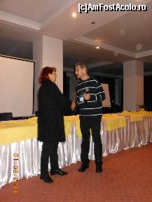 [P04] Întâlnirea AFA 2014 - Primind felicitările mentorului nostru AmFostAcolo.  » foto by iulianic
 - 
<span class="allrVoted glyphicon glyphicon-heart hidden" id="av499742"></span>
<a class="m-l-10 hidden" id="sv499742" onclick="voting_Foto_DelVot(,499742,15933)" role="button">șterge vot <span class="glyphicon glyphicon-remove"></span></a>
<a id="v9499742" class=" c-red"  onclick="voting_Foto_SetVot(499742)" role="button"><span class="glyphicon glyphicon-heart-empty"></span> <b>LIKE</b> = Votează poza</a> <img class="hidden"  id="f499742W9" src="/imagini/loader.gif" border="0" /><span class="AjErrMes hidden" id="e499742ErM"></span>