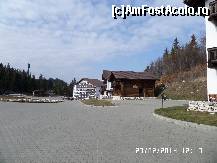 [P12] Complexul turistic Cheile Gradistei Fundata dispune de trei hoteluri si zece vile » foto by Alina53
 - 
<span class="allrVoted glyphicon glyphicon-heart hidden" id="av498883"></span>
<a class="m-l-10 hidden" id="sv498883" onclick="voting_Foto_DelVot(,498883,15933)" role="button">șterge vot <span class="glyphicon glyphicon-remove"></span></a>
<a id="v9498883" class=" c-red"  onclick="voting_Foto_SetVot(498883)" role="button"><span class="glyphicon glyphicon-heart-empty"></span> <b>LIKE</b> = Votează poza</a> <img class="hidden"  id="f498883W9" src="/imagini/loader.gif" border="0" /><span class="AjErrMes hidden" id="e498883ErM"></span>