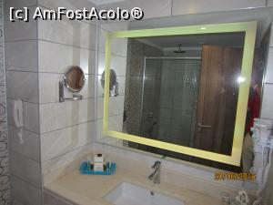 [P07] Baia cu oglinda luminată, feonul, oglinda de machiaj şi consumabilele » foto by marsus
 - 
<span class="allrVoted glyphicon glyphicon-heart hidden" id="av764971"></span>
<a class="m-l-10 hidden" id="sv764971" onclick="voting_Foto_DelVot(,764971,15944)" role="button">șterge vot <span class="glyphicon glyphicon-remove"></span></a>
<a id="v9764971" class=" c-red"  onclick="voting_Foto_SetVot(764971)" role="button"><span class="glyphicon glyphicon-heart-empty"></span> <b>LIKE</b> = Votează poza</a> <img class="hidden"  id="f764971W9" src="/imagini/loader.gif" border="0" /><span class="AjErrMes hidden" id="e764971ErM"></span>