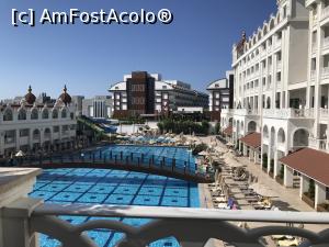 [P07] Piscina exterioara. In fundal se observa si mini aquaparkul cu 4 topogane.  » foto by adynutza26
 - 
<span class="allrVoted glyphicon glyphicon-heart hidden" id="av1082824"></span>
<a class="m-l-10 hidden" id="sv1082824" onclick="voting_Foto_DelVot(,1082824,15945)" role="button">șterge vot <span class="glyphicon glyphicon-remove"></span></a>
<a id="v91082824" class=" c-red"  onclick="voting_Foto_SetVot(1082824)" role="button"><span class="glyphicon glyphicon-heart-empty"></span> <b>LIKE</b> = Votează poza</a> <img class="hidden"  id="f1082824W9" src="/imagini/loader.gif" border="0" /><span class="AjErrMes hidden" id="e1082824ErM"></span>