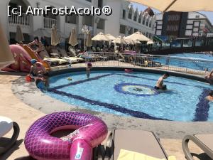[P08] Piscina pentru copii la hotel Oz Side Premium.  » foto by adynutza26
 - 
<span class="allrVoted glyphicon glyphicon-heart hidden" id="av1082825"></span>
<a class="m-l-10 hidden" id="sv1082825" onclick="voting_Foto_DelVot(,1082825,15945)" role="button">șterge vot <span class="glyphicon glyphicon-remove"></span></a>
<a id="v91082825" class=" c-red"  onclick="voting_Foto_SetVot(1082825)" role="button"><span class="glyphicon glyphicon-heart-empty"></span> <b>LIKE</b> = Votează poza</a> <img class="hidden"  id="f1082825W9" src="/imagini/loader.gif" border="0" /><span class="AjErrMes hidden" id="e1082825ErM"></span>