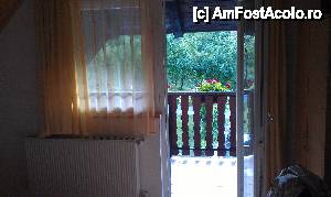 [P12] Balconul văzut din cameră la pensiunea Apartments Orhideja din Smoljanac-Plitvice, Croaţia.  » foto by traian.leuca †
 - 
<span class="allrVoted glyphicon glyphicon-heart hidden" id="av491548"></span>
<a class="m-l-10 hidden" id="sv491548" onclick="voting_Foto_DelVot(,491548,15963)" role="button">șterge vot <span class="glyphicon glyphicon-remove"></span></a>
<a id="v9491548" class=" c-red"  onclick="voting_Foto_SetVot(491548)" role="button"><span class="glyphicon glyphicon-heart-empty"></span> <b>LIKE</b> = Votează poza</a> <img class="hidden"  id="f491548W9" src="/imagini/loader.gif" border="0" /><span class="AjErrMes hidden" id="e491548ErM"></span>