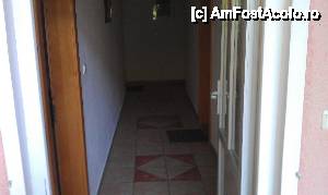 [P17] Holul dintre camere la pensiunea Apartments Orhideja din Smoljanac-Plitvice, Croaţia.  » foto by traian.leuca †
 - 
<span class="allrVoted glyphicon glyphicon-heart hidden" id="av491553"></span>
<a class="m-l-10 hidden" id="sv491553" onclick="voting_Foto_DelVot(,491553,15963)" role="button">șterge vot <span class="glyphicon glyphicon-remove"></span></a>
<a id="v9491553" class=" c-red"  onclick="voting_Foto_SetVot(491553)" role="button"><span class="glyphicon glyphicon-heart-empty"></span> <b>LIKE</b> = Votează poza</a> <img class="hidden"  id="f491553W9" src="/imagini/loader.gif" border="0" /><span class="AjErrMes hidden" id="e491553ErM"></span>