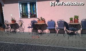 [P04] Terasa din faţa restaurantului la pensiunea Apartments Orhideja din Smoljanac-Plitvice, Croaţia.  » foto by traian.leuca †
 - 
<span class="allrVoted glyphicon glyphicon-heart hidden" id="av491540"></span>
<a class="m-l-10 hidden" id="sv491540" onclick="voting_Foto_DelVot(,491540,15963)" role="button">șterge vot <span class="glyphicon glyphicon-remove"></span></a>
<a id="v9491540" class=" c-red"  onclick="voting_Foto_SetVot(491540)" role="button"><span class="glyphicon glyphicon-heart-empty"></span> <b>LIKE</b> = Votează poza</a> <img class="hidden"  id="f491540W9" src="/imagini/loader.gif" border="0" /><span class="AjErrMes hidden" id="e491540ErM"></span>