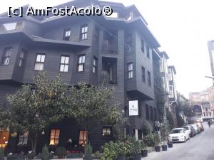 [P36] Yusufpașa Konağı și străduța pe care urcam spre Piața Sultanahmet.  » foto by Aurici
 - 
<span class="allrVoted glyphicon glyphicon-heart hidden" id="av1057616"></span>
<a class="m-l-10 hidden" id="sv1057616" onclick="voting_Foto_DelVot(,1057616,16001)" role="button">șterge vot <span class="glyphicon glyphicon-remove"></span></a>
<a id="v91057616" class=" c-red"  onclick="voting_Foto_SetVot(1057616)" role="button"><span class="glyphicon glyphicon-heart-empty"></span> <b>LIKE</b> = Votează poza</a> <img class="hidden"  id="f1057616W9" src="/imagini/loader.gif" border="0" /><span class="AjErrMes hidden" id="e1057616ErM"></span>
